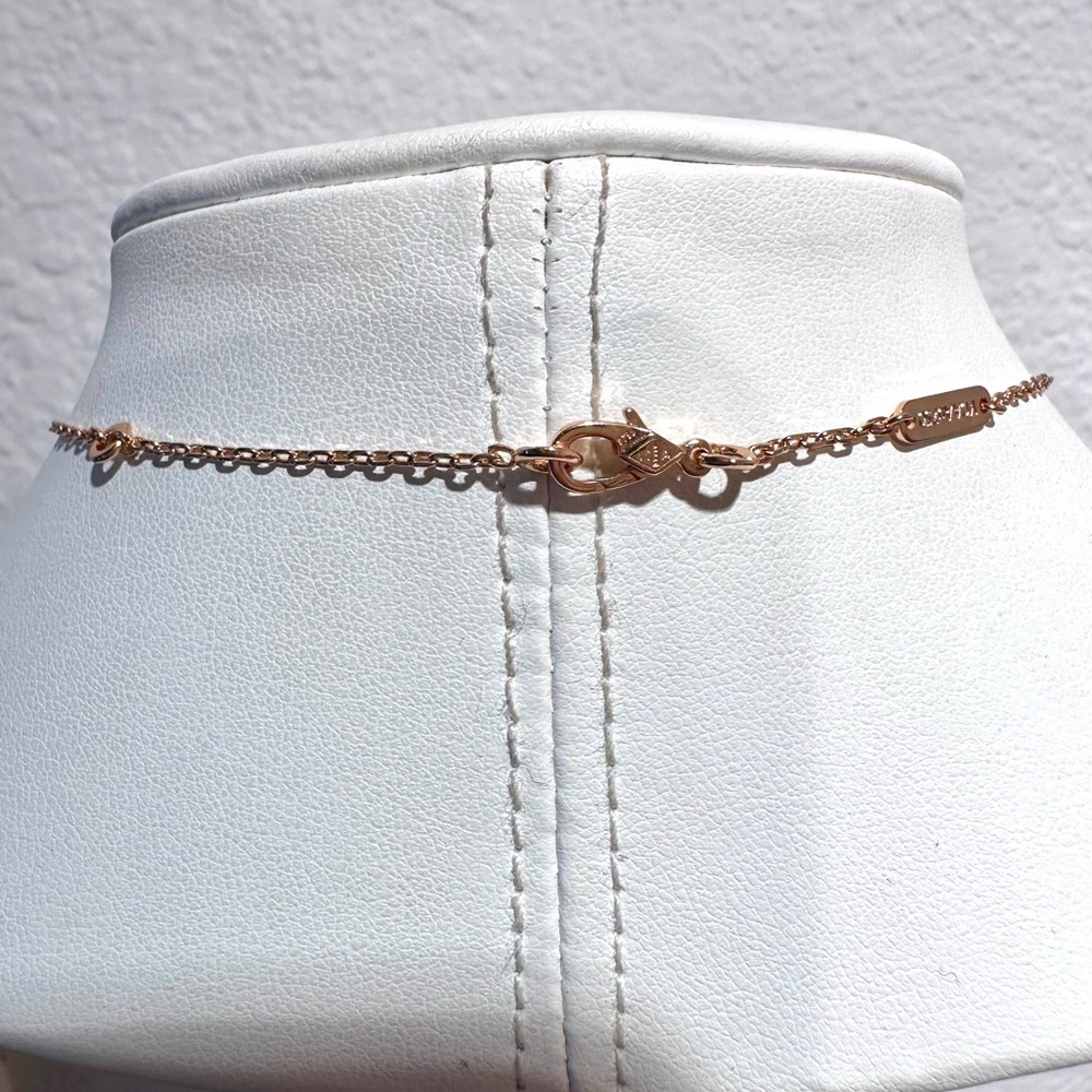 Rose Gold Clover Pendant Necklace - Picture 5 of 5